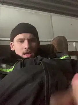 Snapshot of Boysex227 chatting on 01-06-25, 01:08 Boysex227 online show from 01-06-25, 01:08