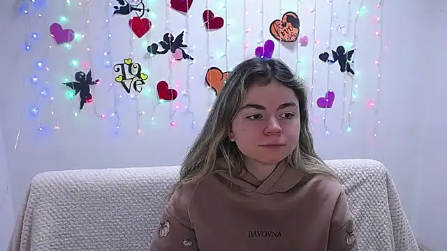 TinaRedly online show from 02-17-25, 06:59