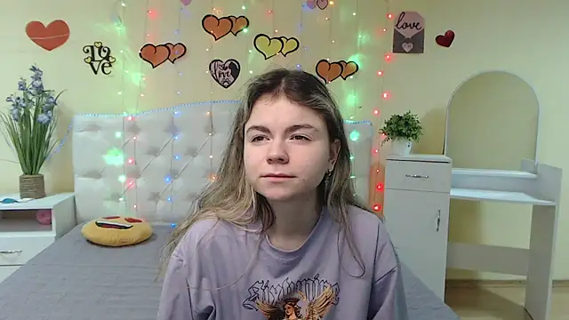 TinaRedly online show from 02-18-25, 01:10