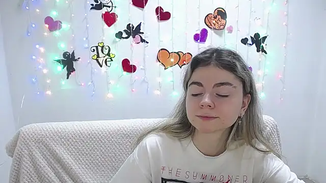 TinaRedly online show from 02-20-25, 04:14