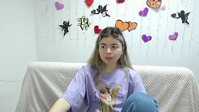 TinaRedly online show from 02-23-25, 09:22