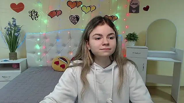 TinaRedly online show from 03-03-25, 06:22