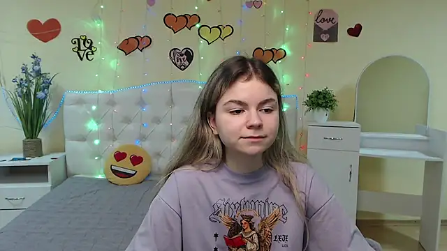 TinaRedly online show from 03-11-25, 02:07