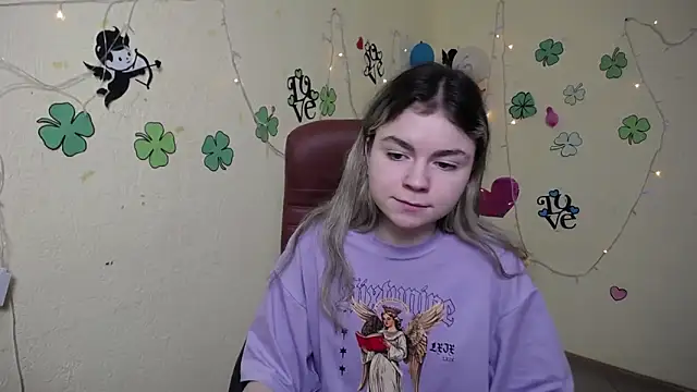 TinaRedly online show from 03-14-25, 09:21