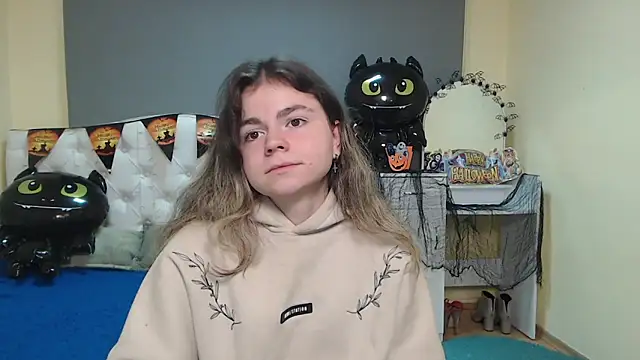 TinaRedly online show from 10-16-25, 06:25