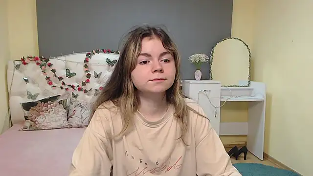 TinaRedly online show from 03-29-26, 05:46