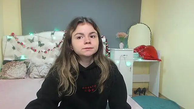 TinaRedly online show from 04-19-26, 05:23