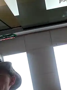 Snapshot of elmerfuddin87 chatting on 10-06-25, 02:20 elmerfuddin87 online show from 10-06-25, 02:20