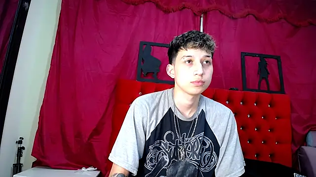 Snapshot of _Thomas_hot_ chatting on 03-14-25, 01:59 Thomas hot online show from 03-14-25, 01:59