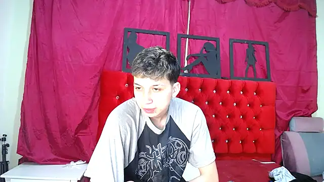 Snapshot of _Thomas_hot_ chatting on 03-17-25, 04:19 Thomas hot online show from 03-17-25, 04:19