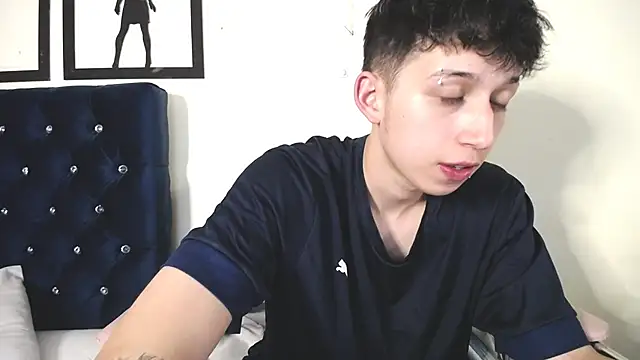 Snapshot of _Thomas_hot_ chatting on 10-01-25, 04:18 Thomas hot online show from 10-01-25, 04:18