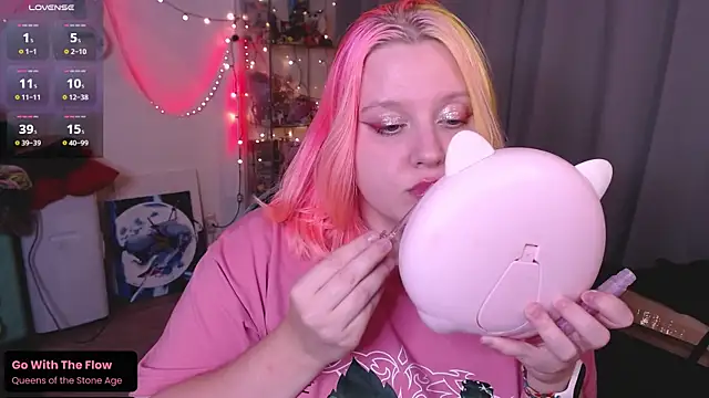 Snapshot of lissamuff chatting on 10-08-25, 04:15 lissamuff online show from 10-08-25, 04:15