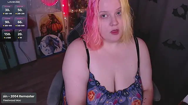 Snapshot of lissamuff chatting on 10-24-25, 03:19 lissamuff online show from 10-24-25, 03:19