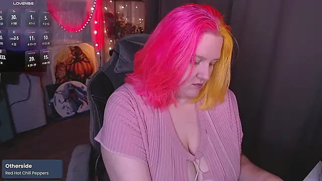 Snapshot of lissamuff chatting on 11-10-25, 02:49 lissamuff online show from 11-10-25, 02:49