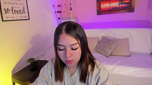 ArianaBaker online show from 10-19-25, 03:45