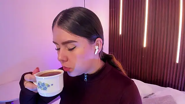 ArianaBaker online show from 03-25-26, 01:28