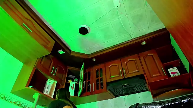 Snapshot of LaureenHills chatting on 01-31-25, 03:41 LaureenHills online show from 01-31-25, 03:41