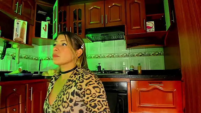 Snapshot of LaureenHills chatting on 02-08-25, 02:58 LaureenHills online show from 02-08-25, 02:58