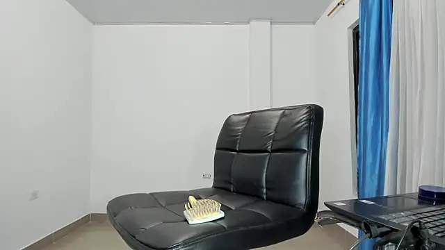 xmissinchesxx online show from 02-05-26, 09:14