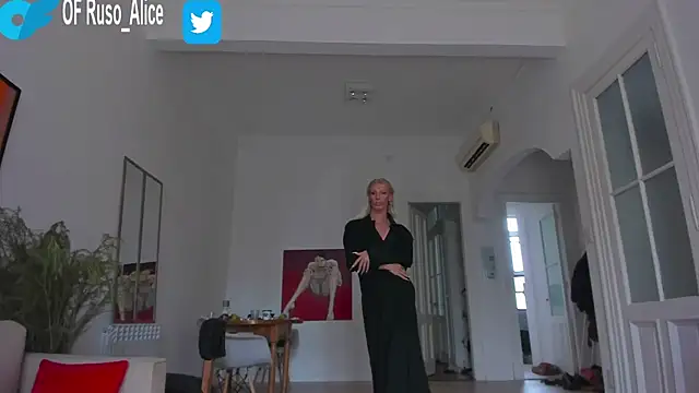 AliceSnowCatt online show from 02-05-25, 06:59