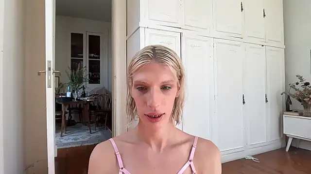 AliceSnowCatt online show from 02-21-26, 04:30