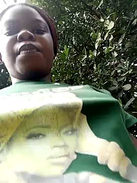 Snapshot of Sarie_sho chatting on 03-22-25, 07:25 Sarie sho online show from 03-22-25, 07:25