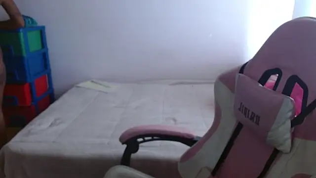 Snapshot of TiffanyRoouse chatting on 02-16-25, 05:48 TiffanyRoouse online show from 02-16-25, 05:48