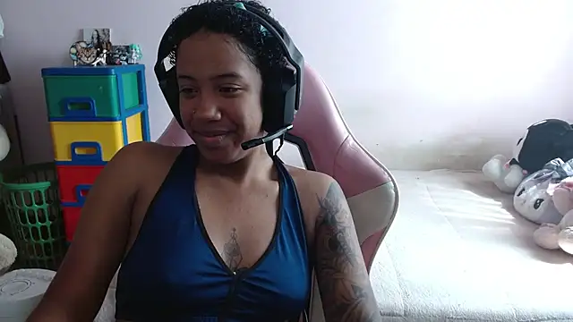 Snapshot of TiffanyRoouse chatting on 10-30-25, 02:51 TiffanyRoouse online show from 10-30-25, 02:51