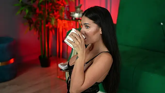 Snapshot of BlairSanders chatting on 01-24-25, 10:08 BlairSanders online show from 01-24-25, 10:08