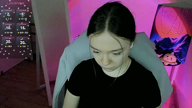 Snapshot of Florence_meow chatting on 02-22-25, 07:34 Florence meow online show from 02-22-25, 07:34