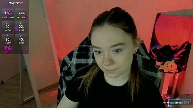 Snapshot of Florence_meow chatting on 03-18-25, 07:30 Florence meow online show from 03-18-25, 07:30