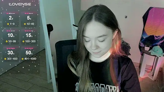 Snapshot of Florence_meow chatting on 09-17-25, 06:37 Florence meow online show from 09-17-25, 06:37