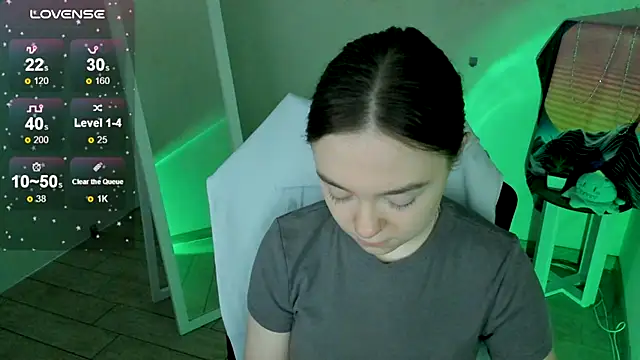 Snapshot of Florence_meow chatting on 10-03-25, 06:32 Florence meow online show from 10-03-25, 06:32