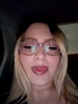 Snapshot of Valentina_St chatting on 01-09-25, 11:45 Valentina St online show from 01-09-25, 11:45