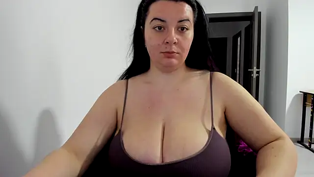 amiraisa11 online show from 03-18-25, 05:52