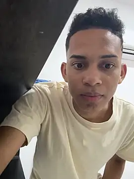 Snapshot of dilan_alfonzo chatting on 04-19-26, 11:18 dilan alfonzo online show from 04-19-26, 11:18