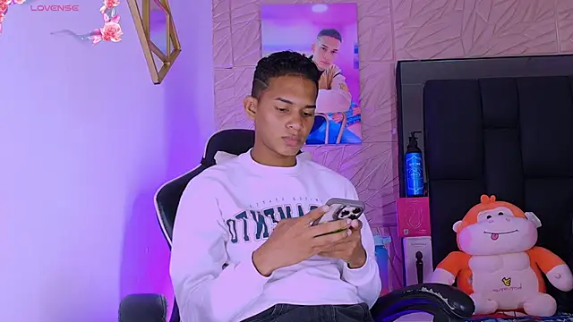 Snapshot of dilan_alfonzo chatting on 05-16-26, 12:04 dilan alfonzo online show from 05-16-26, 12:04