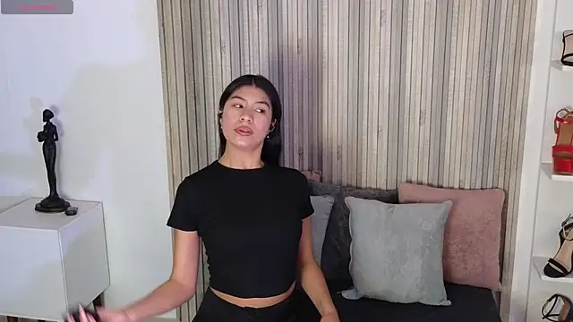 LissaWiild online show from 10-13-25, 01:11