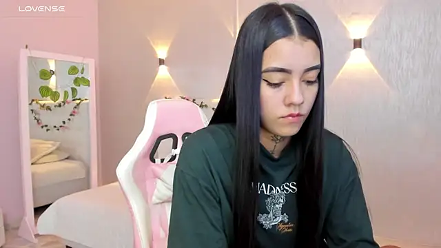 miagomezweb1 online show from 02-15-25, 01:05