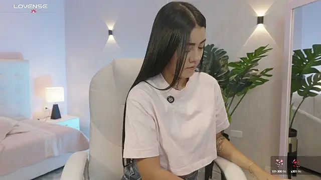 miagomezweb1 online show from 09-20-25, 12:28