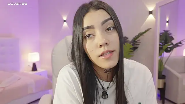 miagomezweb1 online show from 09-25-25, 01:15