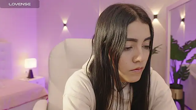 miagomezweb1 online show from 10-14-25, 01:23