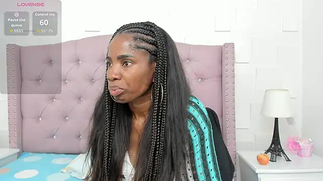 Snapshot of MonicaSchwartz chatting on 09-10-25, 04:51 MonicaSchwartz online show from 09-10-25, 04:51