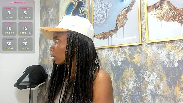 Snapshot of MonicaSchwartz chatting on 10-31-25, 06:09 MonicaSchwartz online show from 10-31-25, 06:09