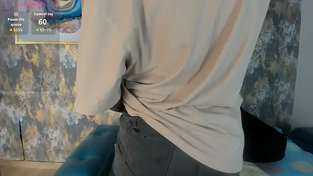 Snapshot of MonicaSchwartz chatting on 11-26-25, 07:59 MonicaSchwartz online show from 11-26-25, 07:59