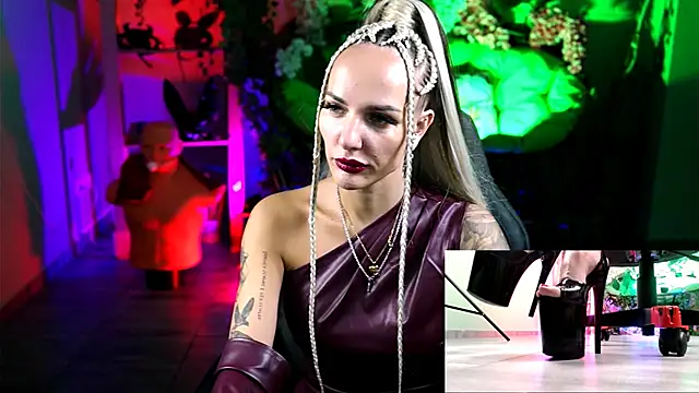 MonicaMaxwel online show from 10-15-25, 10:48