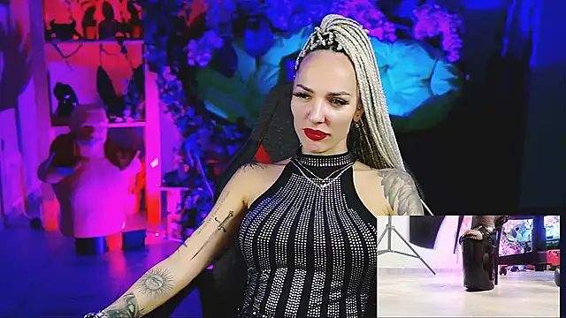 MonicaMaxwel online show from 11-20-25, 10:48