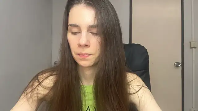 Snapshot of SassyJessi chatting on 09-21-25, 04:14 SassyJessi online show from 09-21-25, 04:14