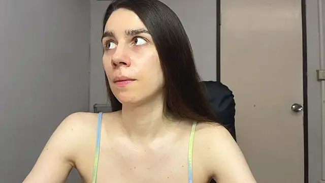 Snapshot of SassyJessi chatting on 10-08-25, 04:10 SassyJessi online show from 10-08-25, 04:10