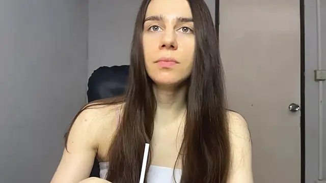 Snapshot of SassyJessi chatting on 10-19-25, 04:13 SassyJessi online show from 10-19-25, 04:13